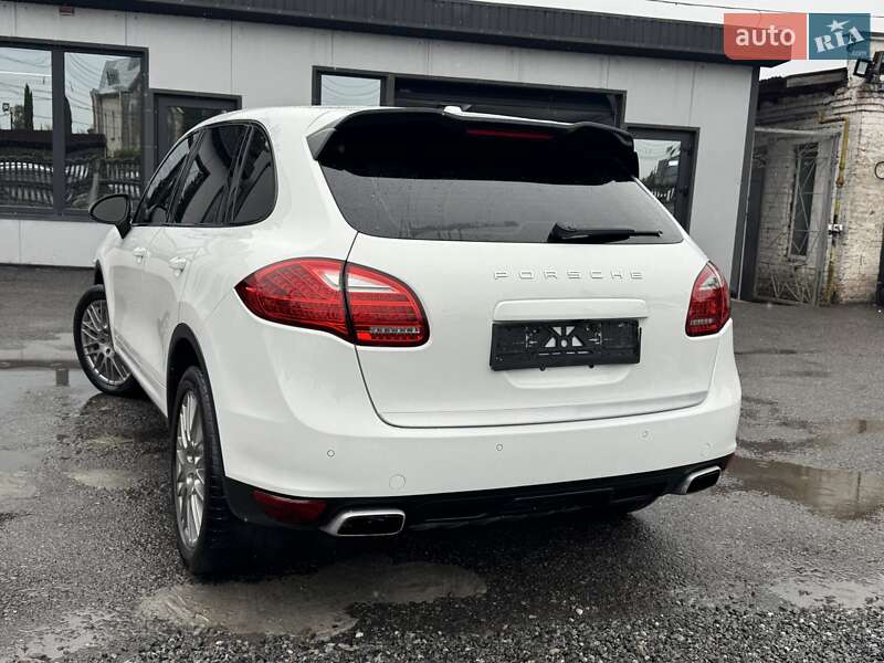 Внедорожник / Кроссовер Porsche Cayenne 2014 в Тернополе