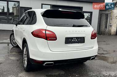 Внедорожник / Кроссовер Porsche Cayenne 2014 в 