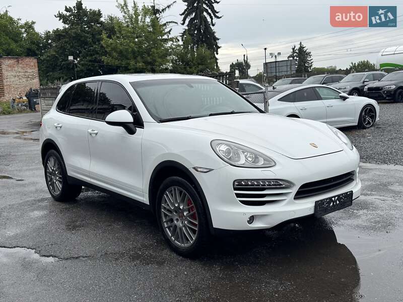 Внедорожник / Кроссовер Porsche Cayenne 2014 в Тернополе