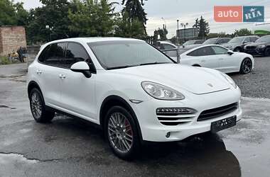 Внедорожник / Кроссовер Porsche Cayenne 2014 в 