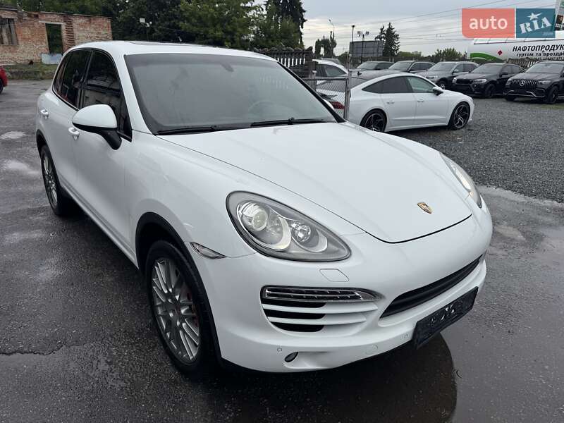 Внедорожник / Кроссовер Porsche Cayenne 2014 в Тернополе