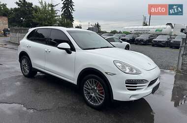 Внедорожник / Кроссовер Porsche Cayenne 2014 в 