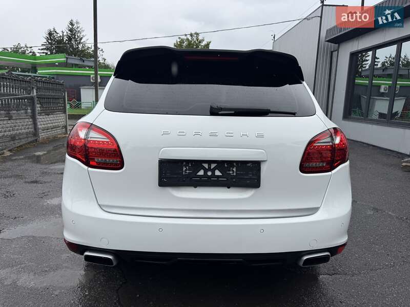 Внедорожник / Кроссовер Porsche Cayenne 2014 в Тернополе