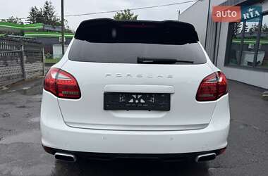 Внедорожник / Кроссовер Porsche Cayenne 2014 в 