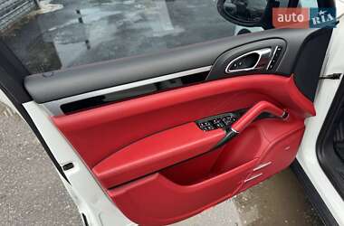 Внедорожник / Кроссовер Porsche Cayenne 2014 в 