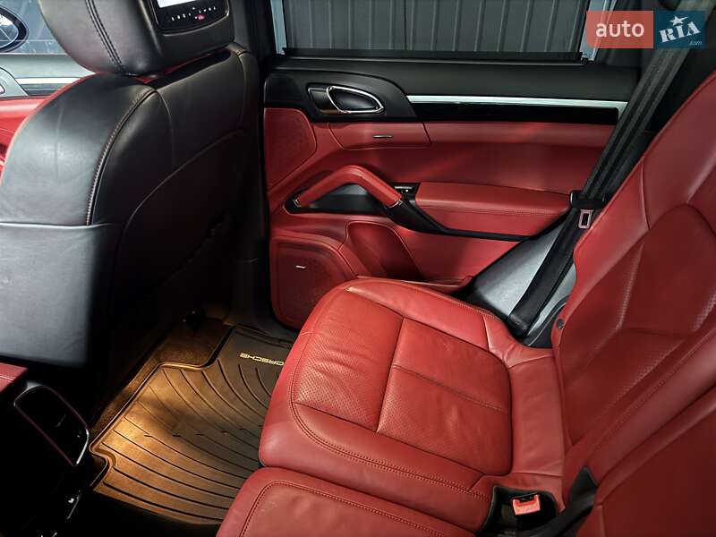 Внедорожник / Кроссовер Porsche Cayenne 2014 в Тернополе