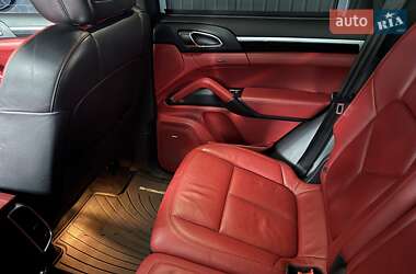 Внедорожник / Кроссовер Porsche Cayenne 2014 в 
