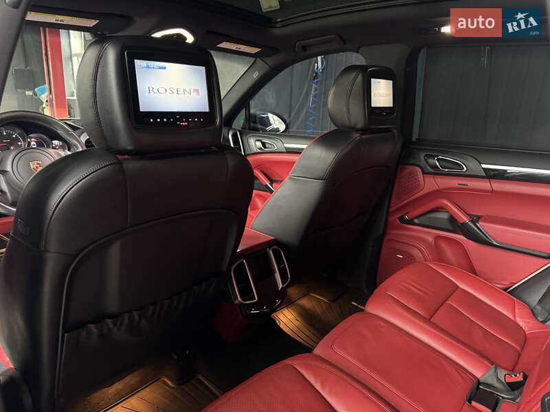 Внедорожник / Кроссовер Porsche Cayenne 2014 в Тернополе