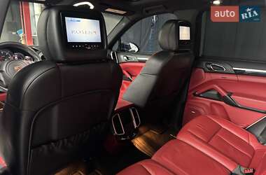 Внедорожник / Кроссовер Porsche Cayenne 2014 в 