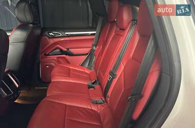 Внедорожник / Кроссовер Porsche Cayenne 2014 в 