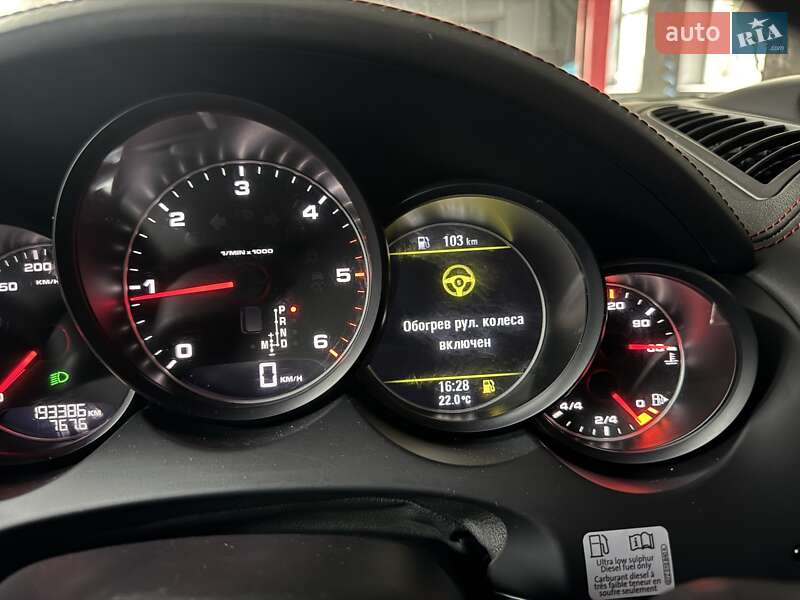 Внедорожник / Кроссовер Porsche Cayenne 2014 в Тернополе