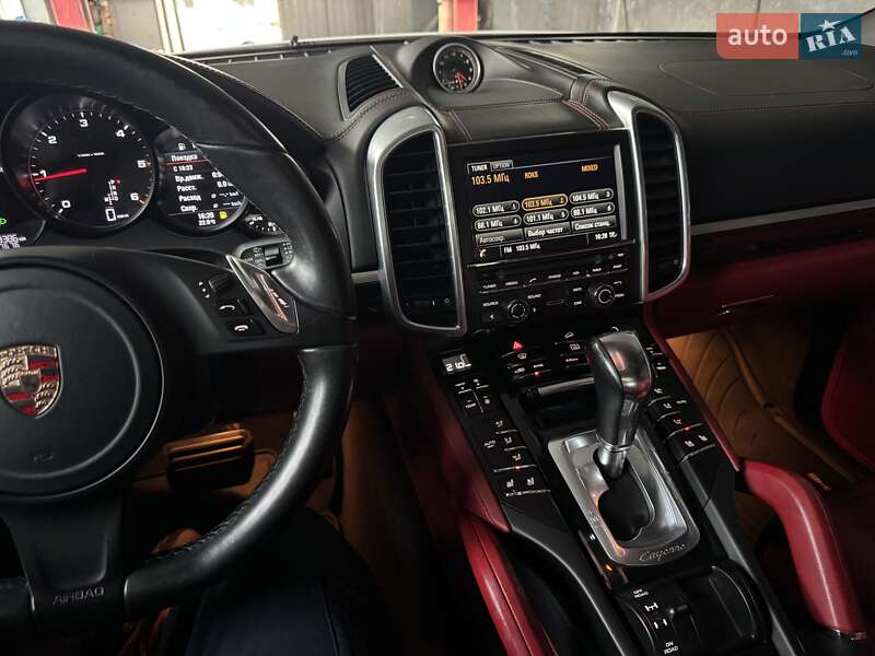 Внедорожник / Кроссовер Porsche Cayenne 2014 в Тернополе