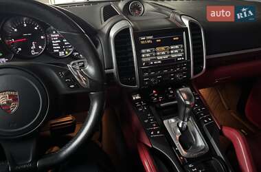 Внедорожник / Кроссовер Porsche Cayenne 2014 в 