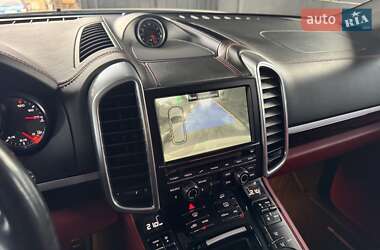 Внедорожник / Кроссовер Porsche Cayenne 2014 в 