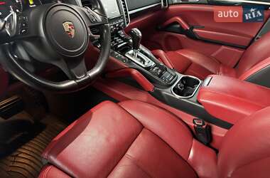 Внедорожник / Кроссовер Porsche Cayenne 2014 в 