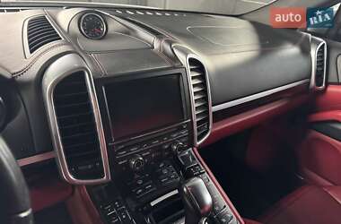 Внедорожник / Кроссовер Porsche Cayenne 2014 в 
