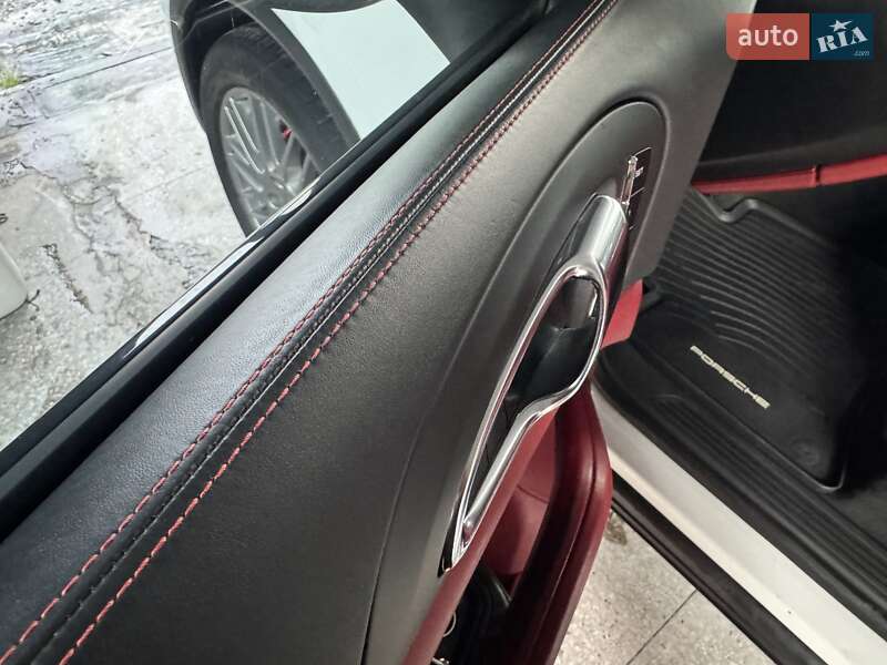 Внедорожник / Кроссовер Porsche Cayenne 2014 в Тернополе