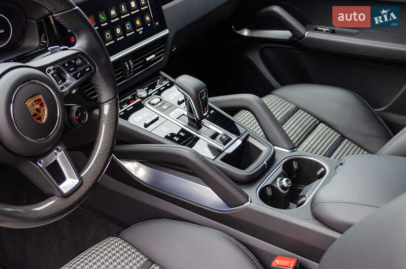 Внедорожник / Кроссовер Porsche Cayenne 2023 в Киеве