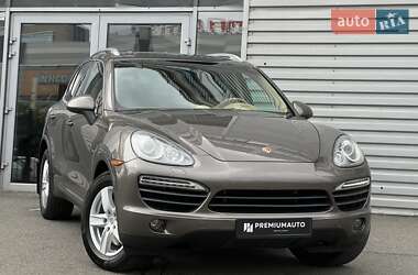 Внедорожник / Кроссовер Porsche Cayenne 2012 в 