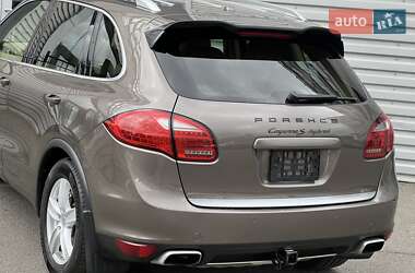 Внедорожник / Кроссовер Porsche Cayenne 2012 в 