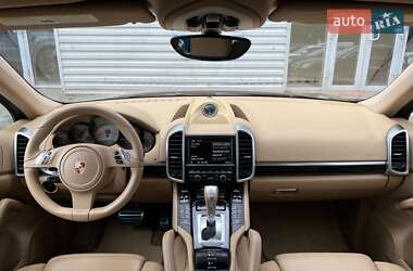 Внедорожник / Кроссовер Porsche Cayenne 2012 в 