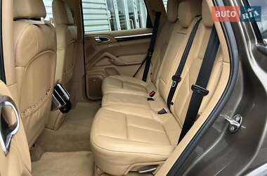Внедорожник / Кроссовер Porsche Cayenne 2012 в 