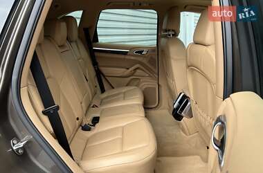 Внедорожник / Кроссовер Porsche Cayenne 2012 в 