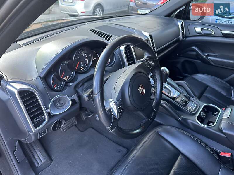 Внедорожник / Кроссовер Porsche Cayenne 2010 в Одессе