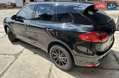 Внедорожник / Кроссовер Porsche Cayenne 2010 в 