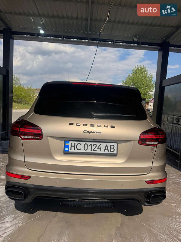 Внедорожник / Кроссовер Porsche Cayenne 2015 в Виннице