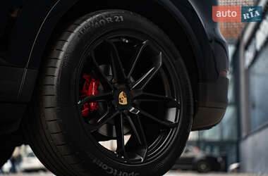 Внедорожник / Кроссовер Porsche Cayenne 2019 в 