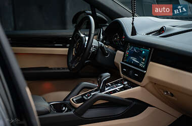 Внедорожник / Кроссовер Porsche Cayenne 2019 в 