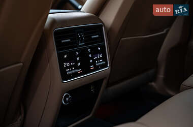 Внедорожник / Кроссовер Porsche Cayenne 2019 в 