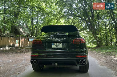 Позашляховик / Кросовер Porsche Cayenne 2017 в 
