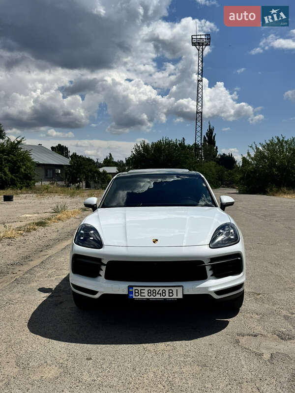 Позашляховик / Кросовер Porsche Cayenne 2019 в 