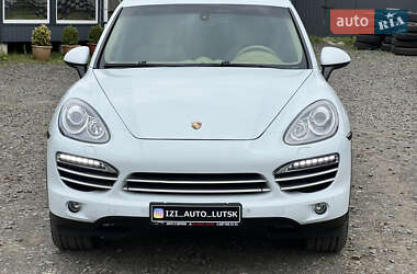 Внедорожник / Кроссовер Porsche Cayenne 2014 в 