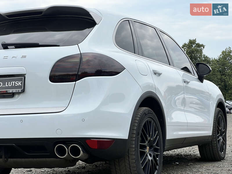 Внедорожник / Кроссовер Porsche Cayenne 2014 в Луцке