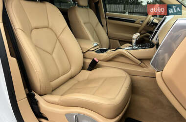 Внедорожник / Кроссовер Porsche Cayenne 2014 в 