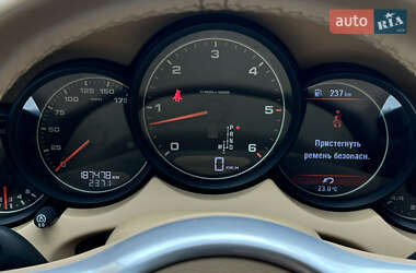 Внедорожник / Кроссовер Porsche Cayenne 2014 в 
