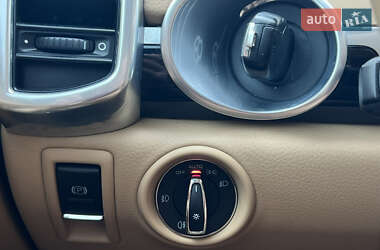 Внедорожник / Кроссовер Porsche Cayenne 2014 в 