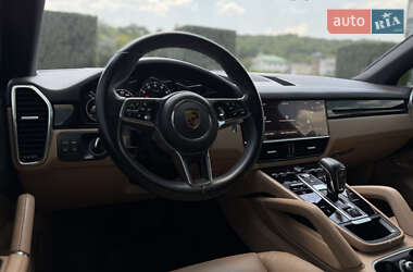 Внедорожник / Кроссовер Porsche Cayenne 2021 в 