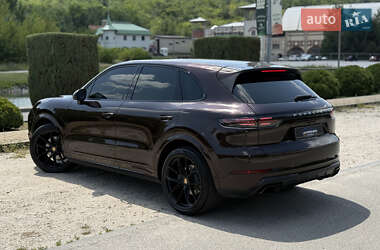 Внедорожник / Кроссовер Porsche Cayenne 2021 в 