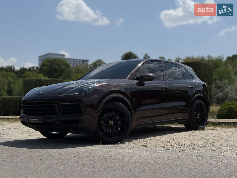 Внедорожник / Кроссовер Porsche Cayenne 2021 в 