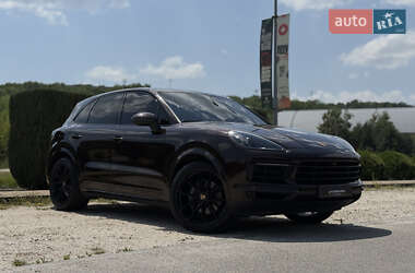 Внедорожник / Кроссовер Porsche Cayenne 2021 в 