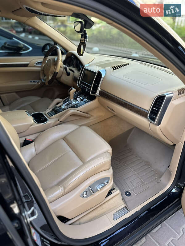 Позашляховик / Кросовер Porsche Cayenne 2012 в Києві