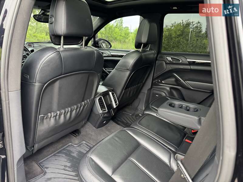 Позашляховик / Кросовер Porsche Cayenne 2012 в Києві