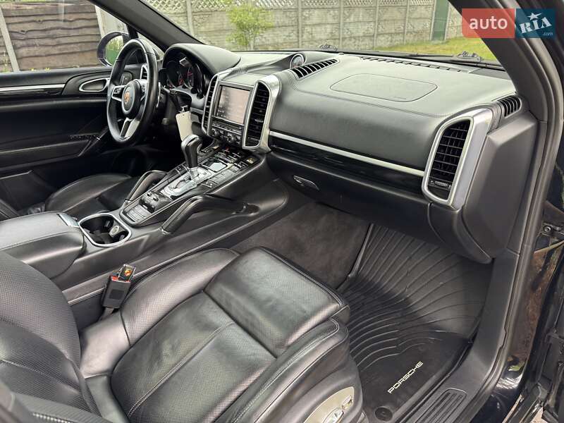 Позашляховик / Кросовер Porsche Cayenne 2012 в Києві