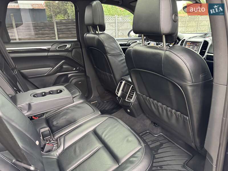 Позашляховик / Кросовер Porsche Cayenne 2012 в Києві