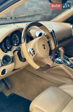 Внедорожник / Кроссовер Porsche Cayenne 2010 в 