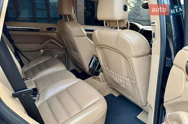 Внедорожник / Кроссовер Porsche Cayenne 2010 в 